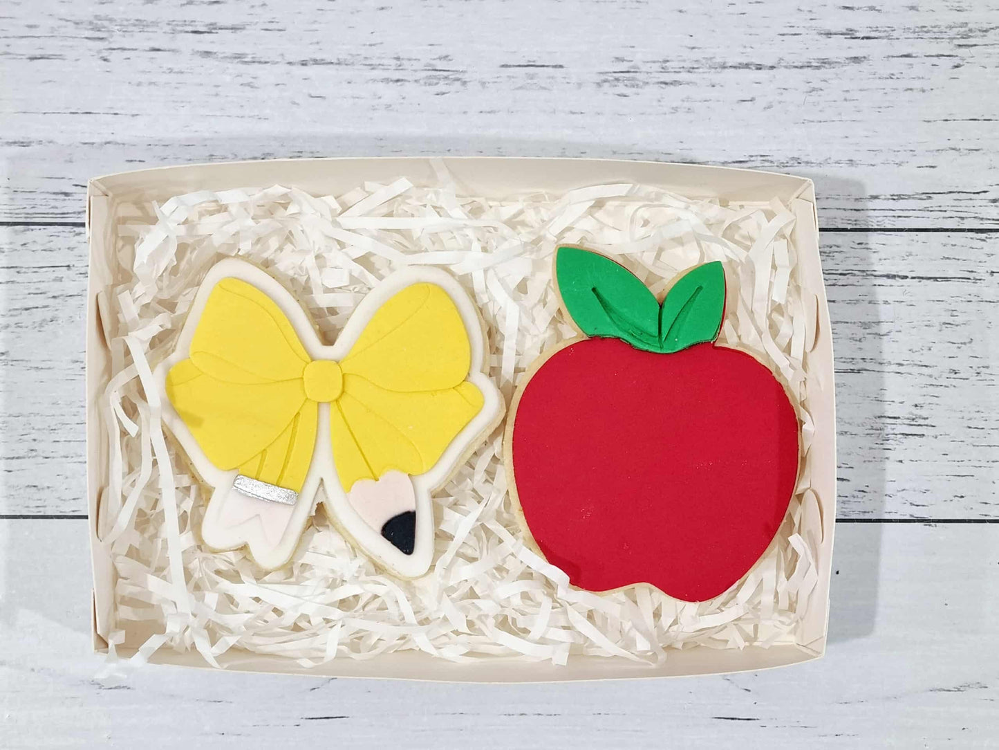 Pencil bow and Apple - 2 Cookie set
